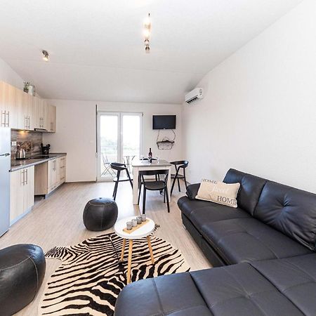 Stunning Apartment In Kastel Luksic With Wifi Kaštela Zewnętrze zdjęcie